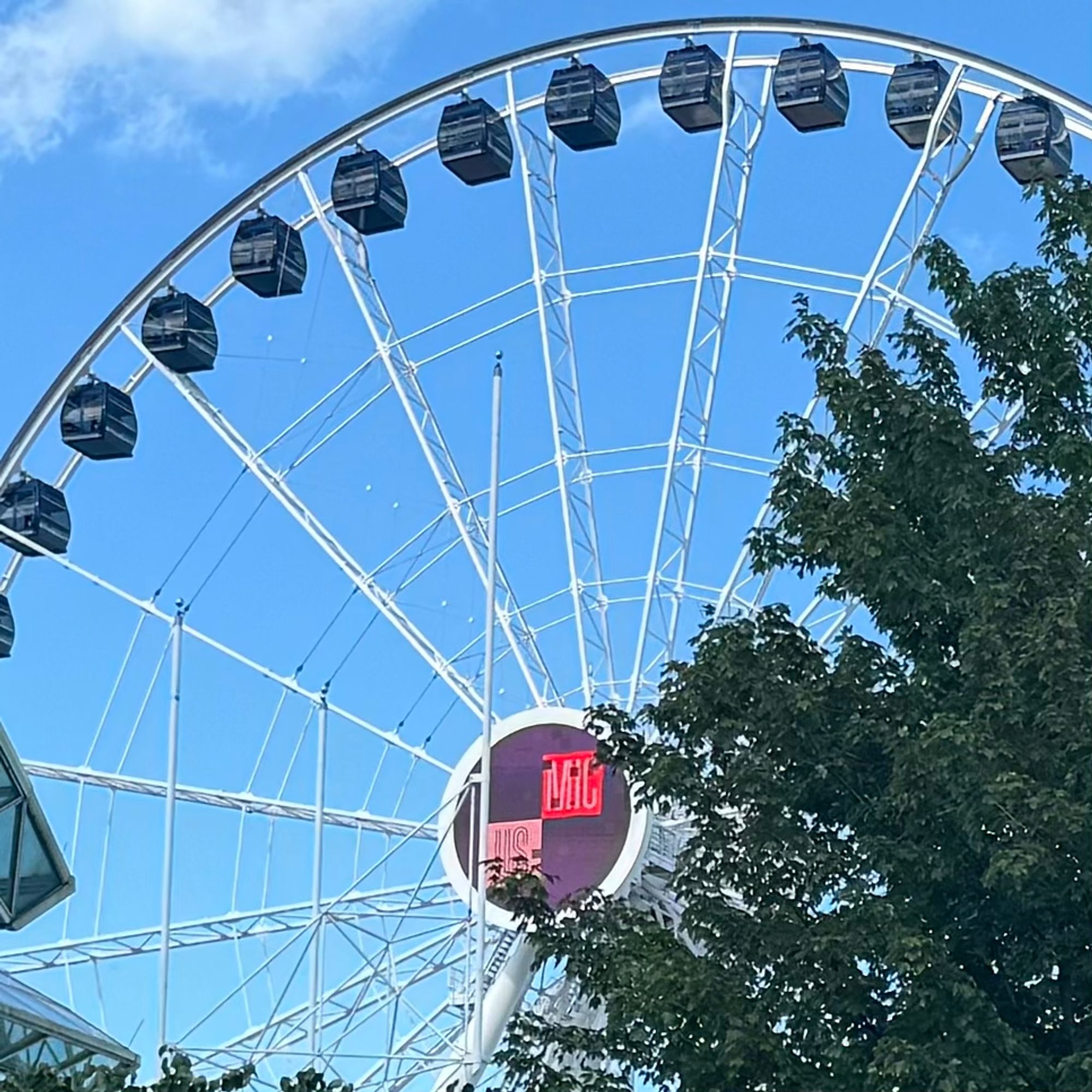 The Navy Pier Ferris Wheel displayed the logo for the Morningstar Investment Conference.